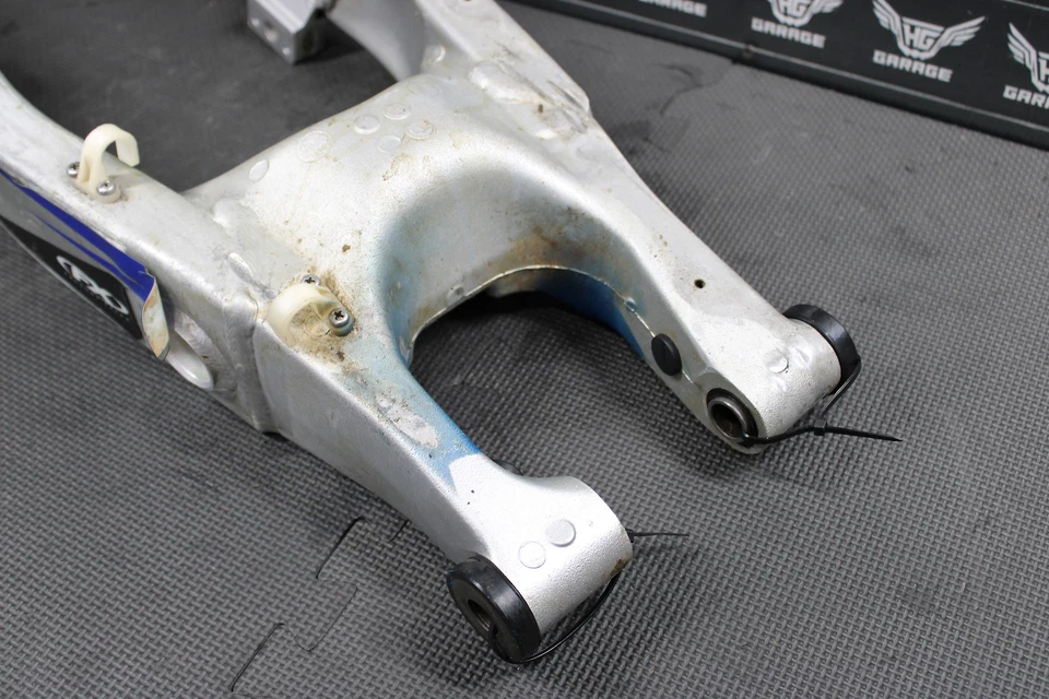1998 YAMAHA WR400F YZ400F OEM SWINGARM SWING ARM SUSPENSION - Image 4 of 4