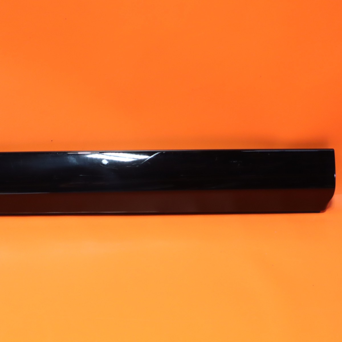 Rolls-Royce Cullinan 2025-2026 Rear Right Body molding Black