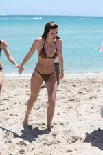 Bella Thorne With Wet Hair 4x6 Picture Celebrity Print