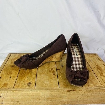 American Eagle Womens Chocolate Brown Size 8.5 Wege Bow Peek a boo Toe Cork 3''