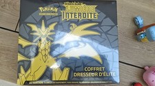 Pokémon JCC Coffret Dresseur d’Élite FR Soleil et Lune Lumière Interdite ETB 