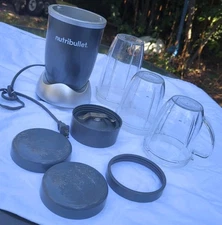 Nutribullet blender Nb-101b With 3 Containers, 3 Lid Options And 1 Blending Base