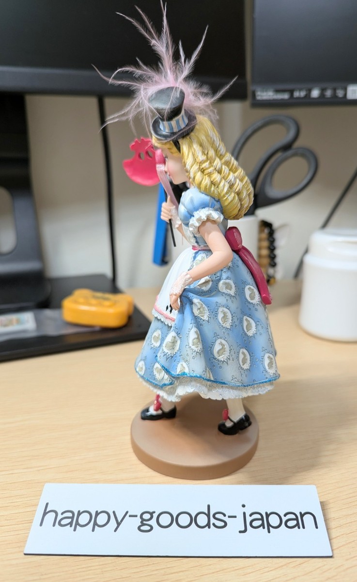 Disney Showcase Couture De Force 65th Anniversary Alice in