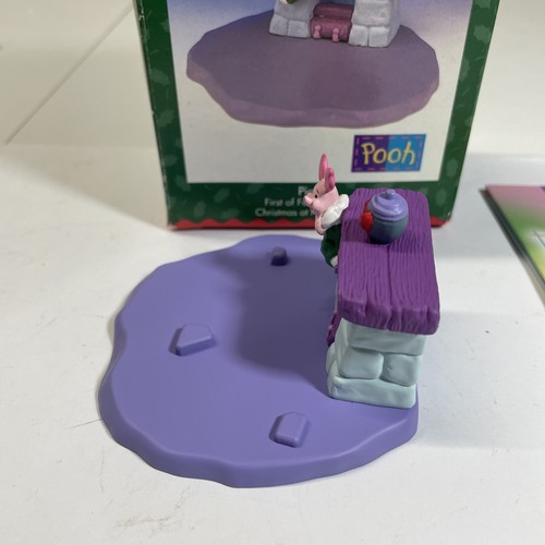 Hallmark MERRY MINIATURES Piglet “ Christmas at Pooh’s House” 1999. READ - Picture 8 of 10