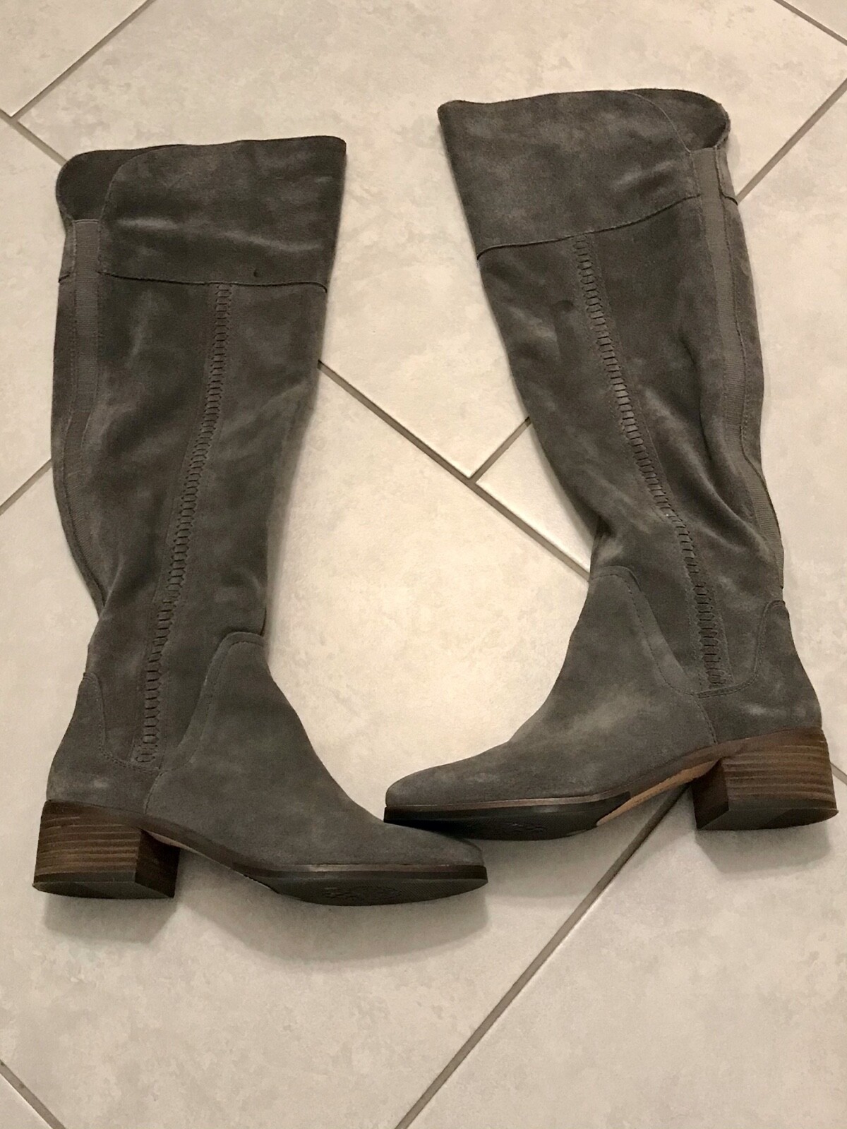 Vince Camuto Kochelda Gray Suede Over 