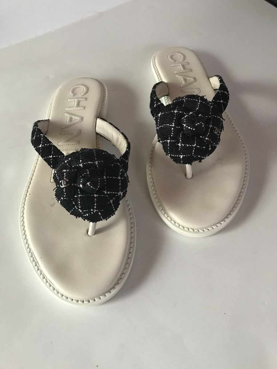 CHANEL CC Fantasy Tweed Camellia Flat Thong Sandal Shoes White/Black