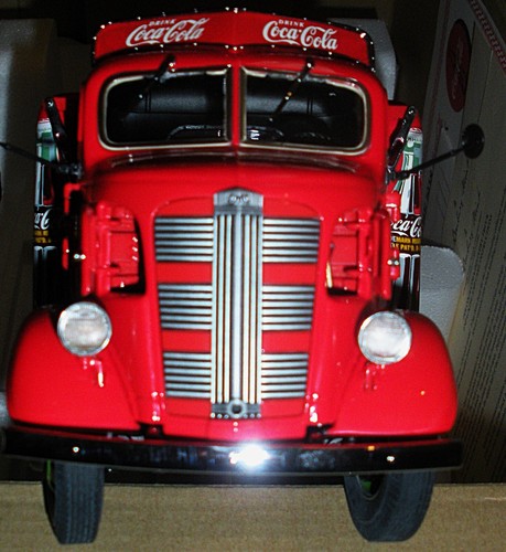 DANBURY MINT 1938 COCA COLA DIE CAST DELIVERY TRUCK REPLICA NIB - Picture 2 of 9