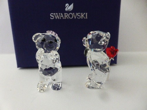 SWAROVSKI CRYSTAL KRIS BEAR A LOVELY SURPRISE WITH ROSE 5705324 + EXPRESS POST - Picture 2 of 6
