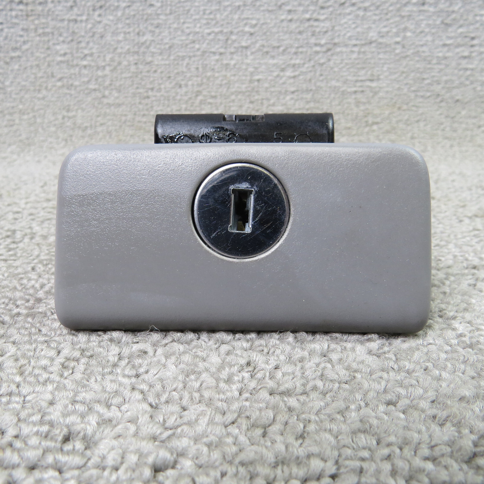 20022006 TOYOTA CAMRY GLOVE BOX LATCH HANDLE LOCK GRAY OEM eBay