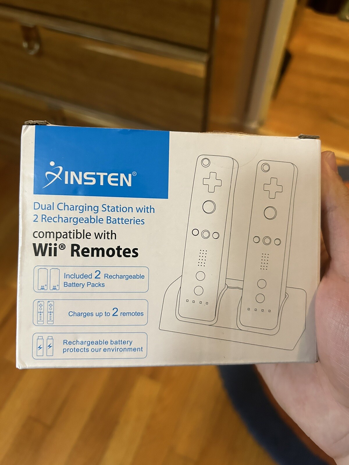 Insten Wii Remote Dual Charging Station With Batteries FOR PARTS