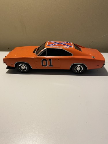 2005 Dukes of Hazzard General Lee RC Car 1/18 Malibu No Remote Untested As Is