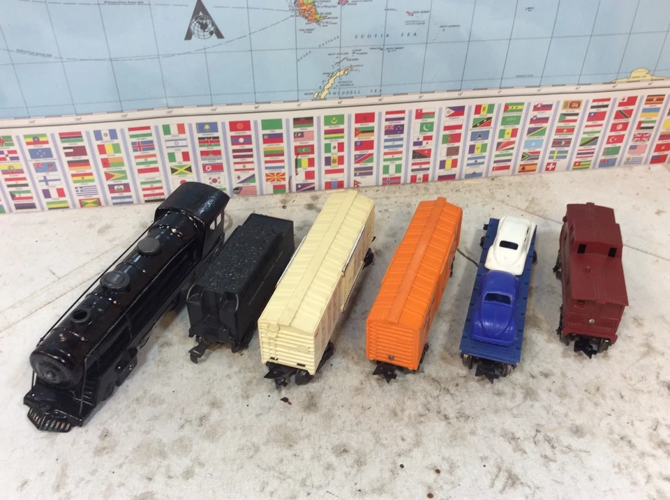 MARX - Locomotive and 4 Freight Car 0 scale - Image 3 of 4