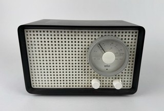 Röhrenradio Braun Kleinsuper SK2/2 kleines Tischgerät Deutschland 1957