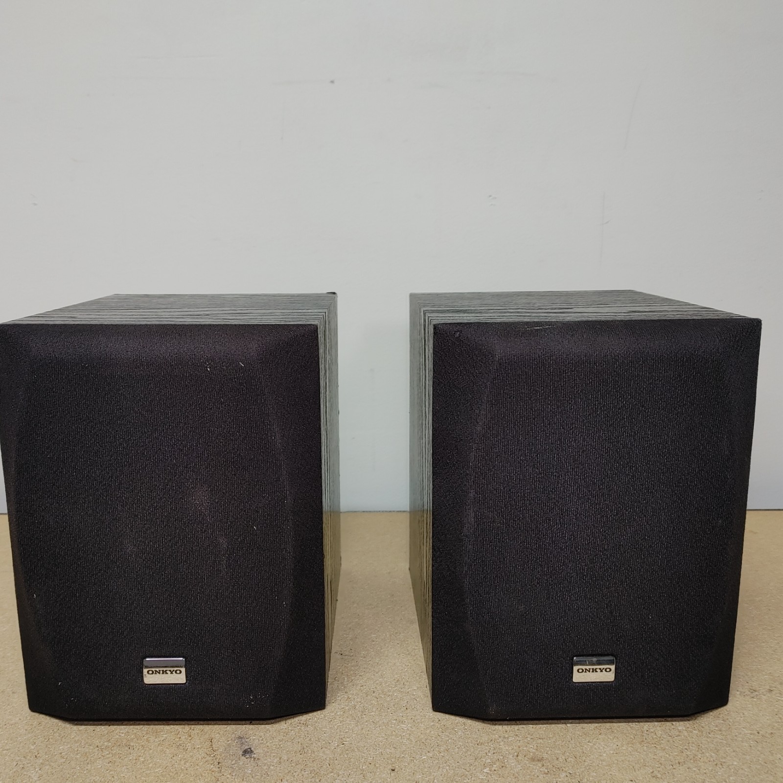 Onkyo SKM-100 Bookshelf Satellite Speakers 100 Watt 8 Ohm Tested & Working Great