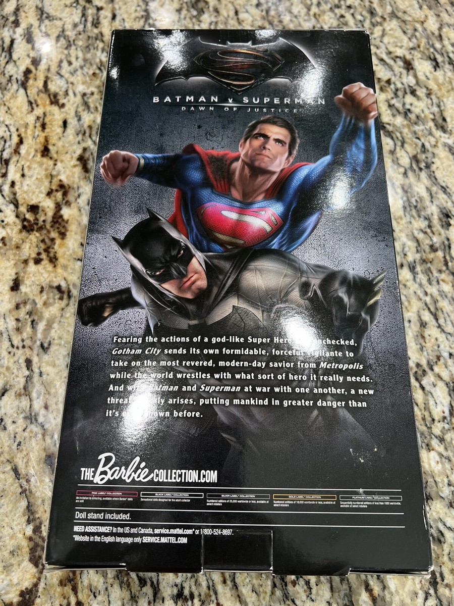Mattel DGY04 Barbie Collector Batman V Superman Dawn of
