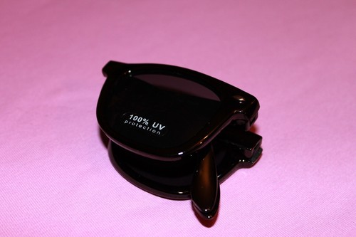 Folding Compact Pocket Sunglasses - Picture 3 of 3
