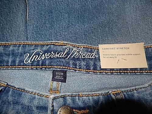 Women's Universal Thread Size 8 High Rise Kick Bootcut Crop Jeans Flared Leg - Picture 3 of 6