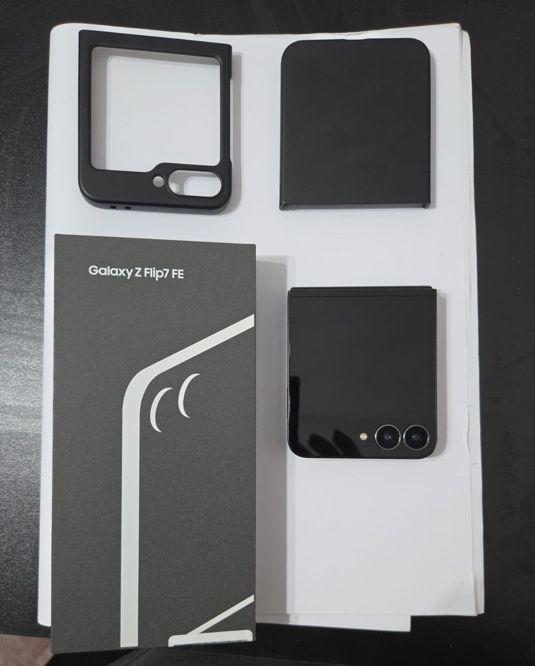 Smartphone Samsung Galaxy Z Flip 7 FE  256GB/8 RAM-pari al nuovo