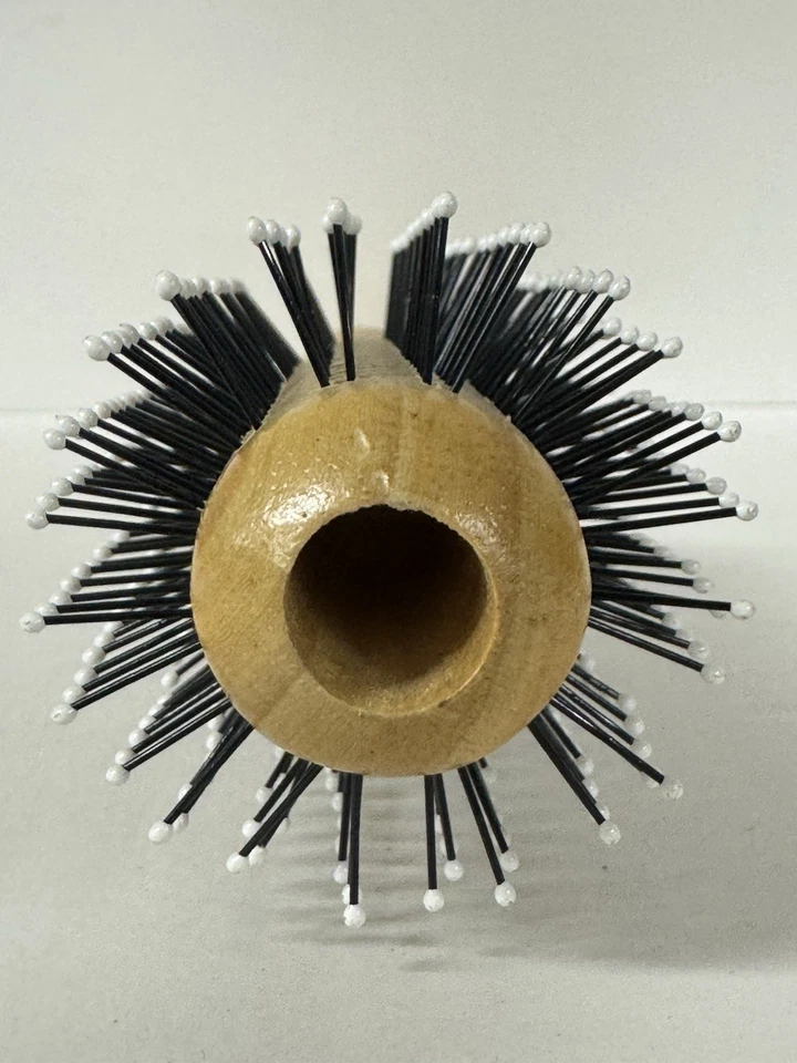 Babyliss Pro Cepillo de pelo redondo de madera 2,5" Foto 3 de 4