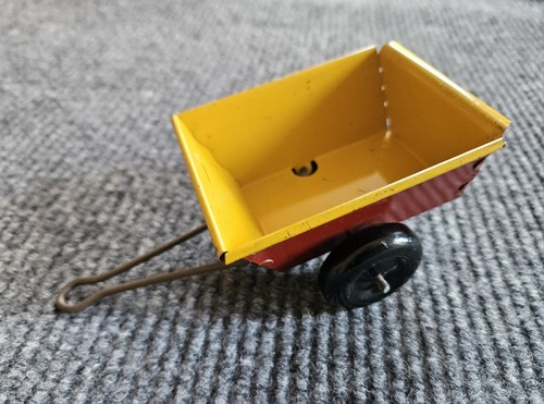 Remolque tractor de escalada brillante Marx juguete litográfico de hojalata rojo y amarillo de colección años 50 - Imagen 2 de 8