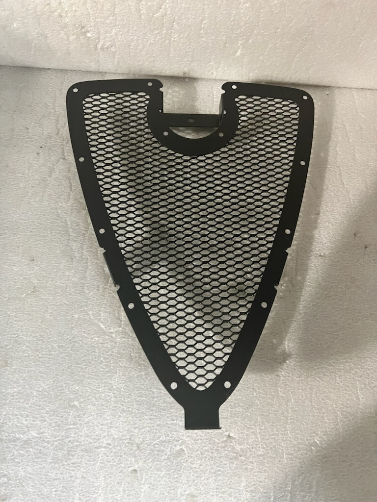 Alfa Romeo 8C Front Bumper grille