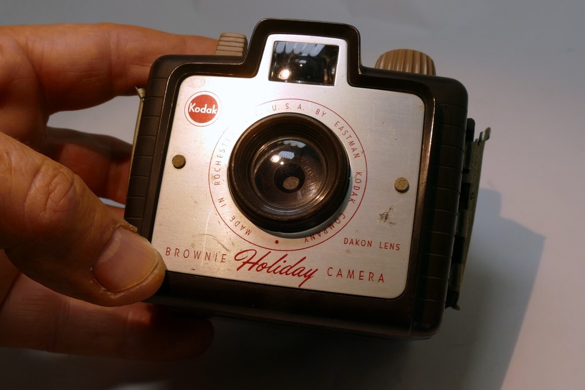 1950's Kodak Brownie Holiday Flash Camera w/ Dakon Lens use 127