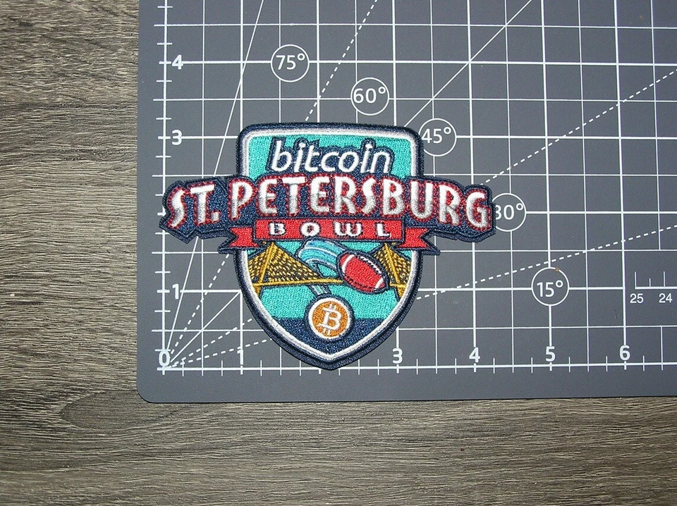 Bitcoin Bowl St. Petersburg College bordado hierro en parche 4,25" x 3" Foto 2 de 2