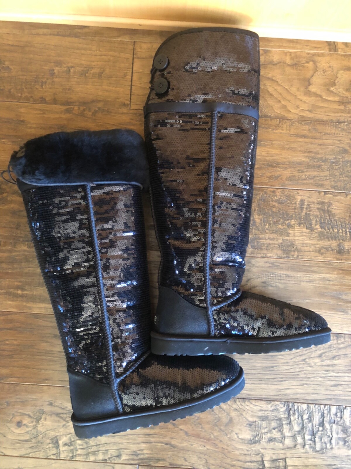 UGG  OVER THE KNEE BAILEY BUTTON SPARKLE 7 BLACK  HOLOGRAM EUC FUR TALL RARE image 9