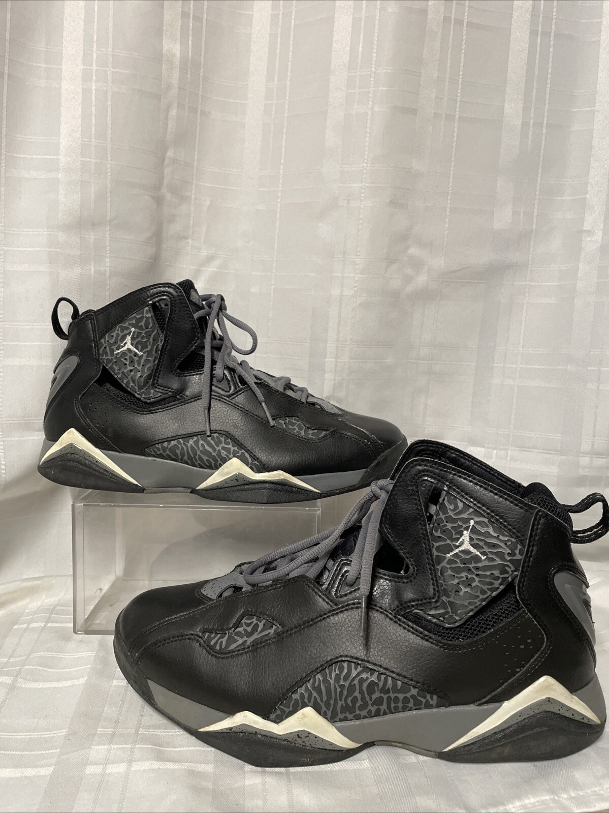 jordan black true flight