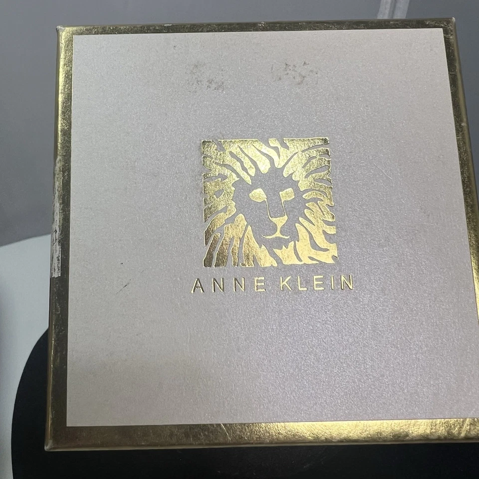 Hermoso Broche Prendedor Flor Estrás Esmalte Tono Dorado Anne Klein NUEVO en Caja Foto 4 de 4