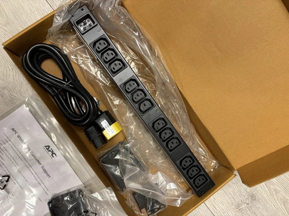 New APC AP9565 IEC C13 12 Gang Power Distribution Unit 1U Horizontal 16A - Image 3 of 4