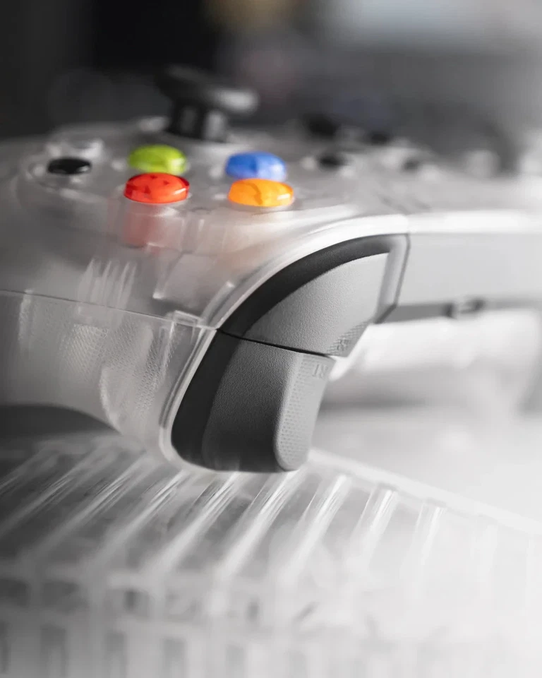 Retro Fighters Hunter Wireless Controller Crystal - Brand New -Xbox, Switch, PC - Image 2 of 4