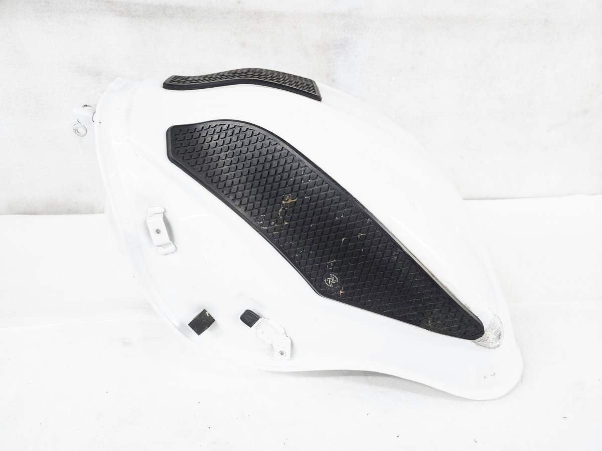 17-20 YAMAHA YZF R6 White Fuel Tank BN6-24110 2017-2026 Gas Petrol