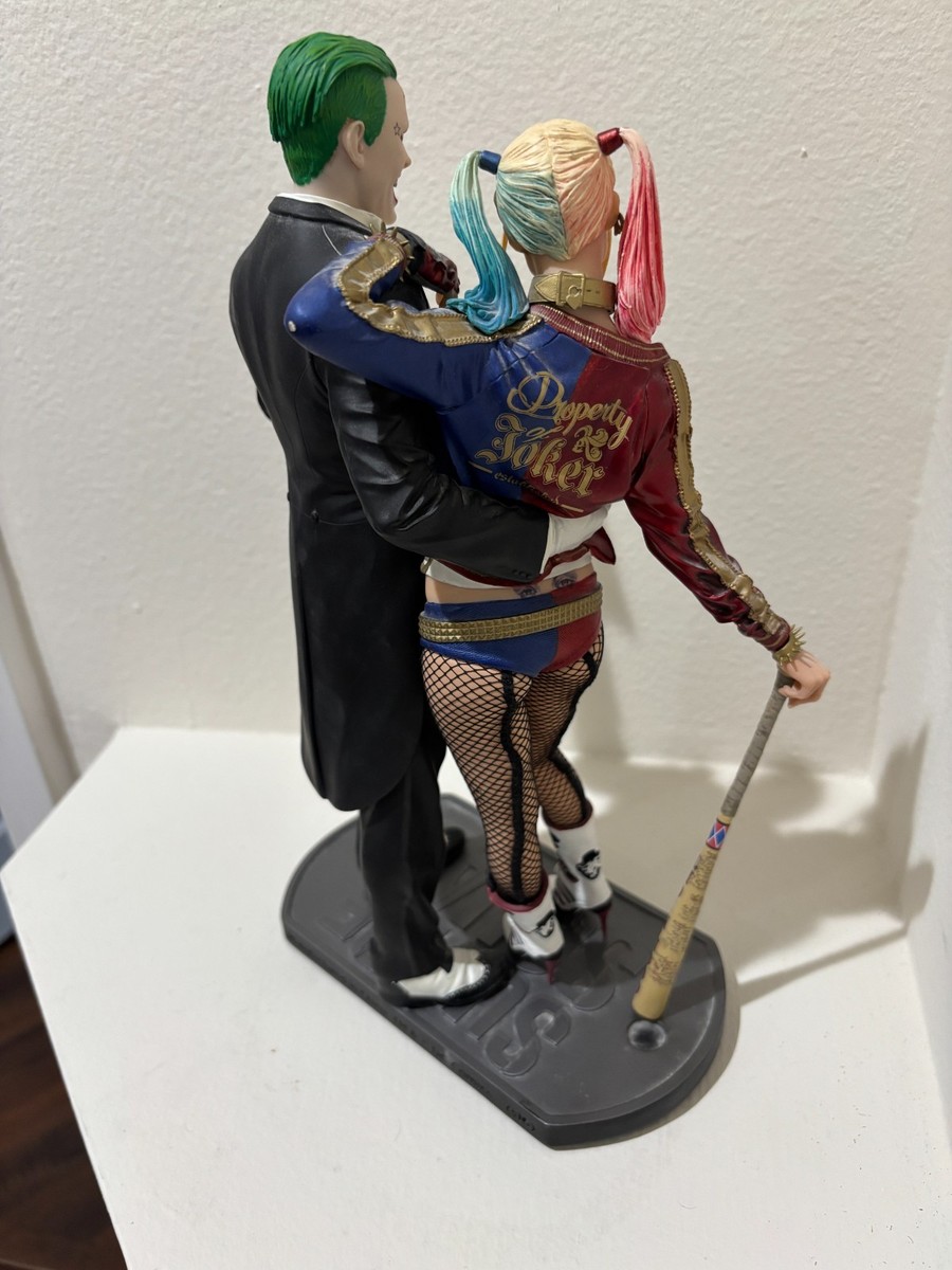 DC Collectibles Suicide Squad The Joker and Harley Quinn Statue