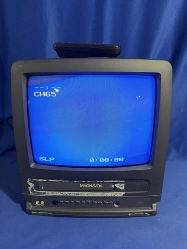 Magnavox 13" VCR TV Color Tube TV CCU131AT03 CRT with Remote - Played VHS - Read