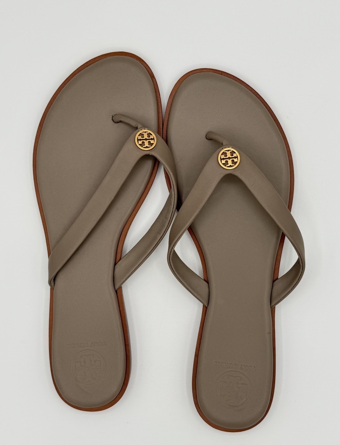Authentic Tory Burch Leather Flip Flop Sandal with TT Logo in Gold Size 9