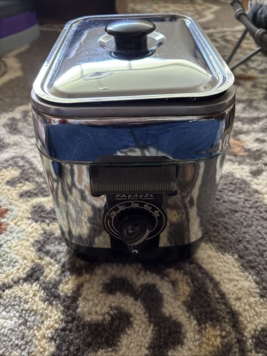 Vintage Nesco Fryryte Electric Chrome Deep Fryer Model N140D with basket Works.