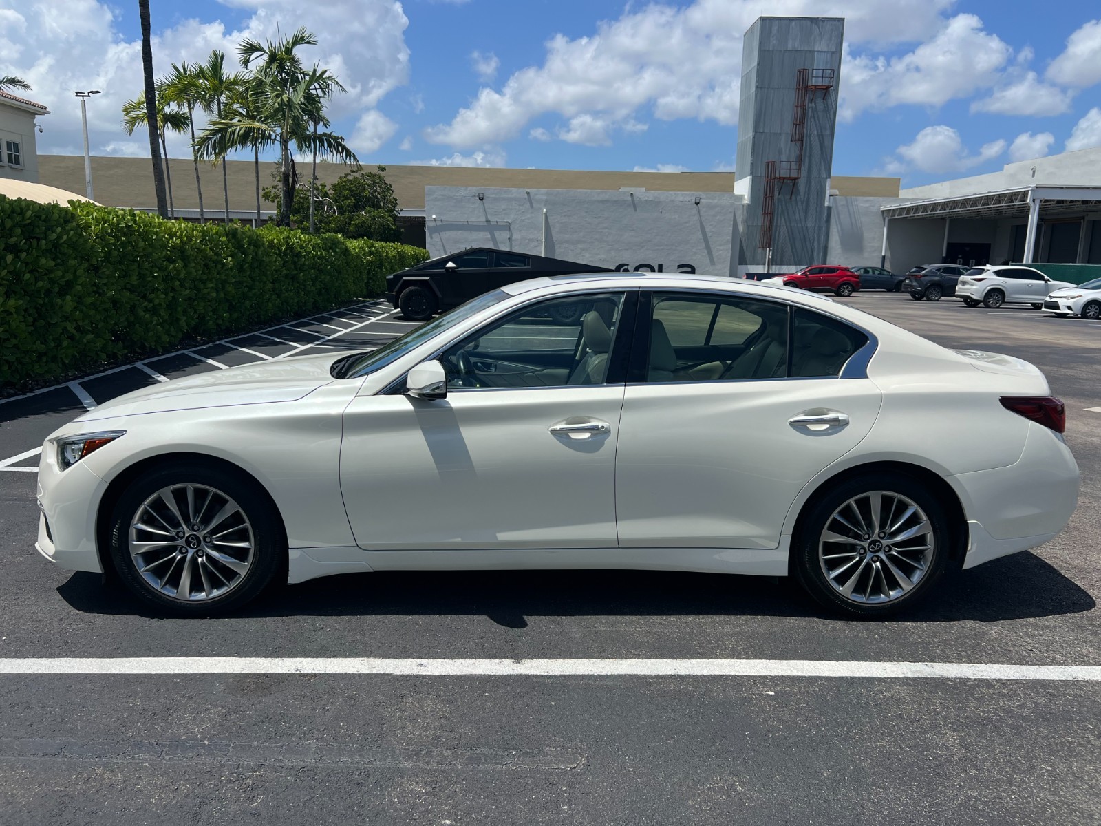 Infiniti Q50 - Image 12