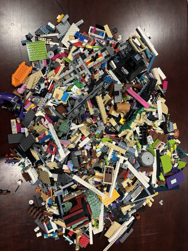 LEGO Bulk Lot no minifigs. 10 Lbs