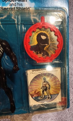 1984 NEW MARVEL SPIDER-MAN SHIELD BLACK COSTUME SECRET WARS UNPUNCHED MATTEL - Picture 17 of 24