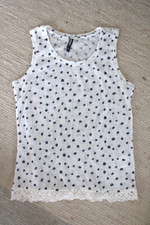 Top weiß mit Spitze getupft Polyester leicht...