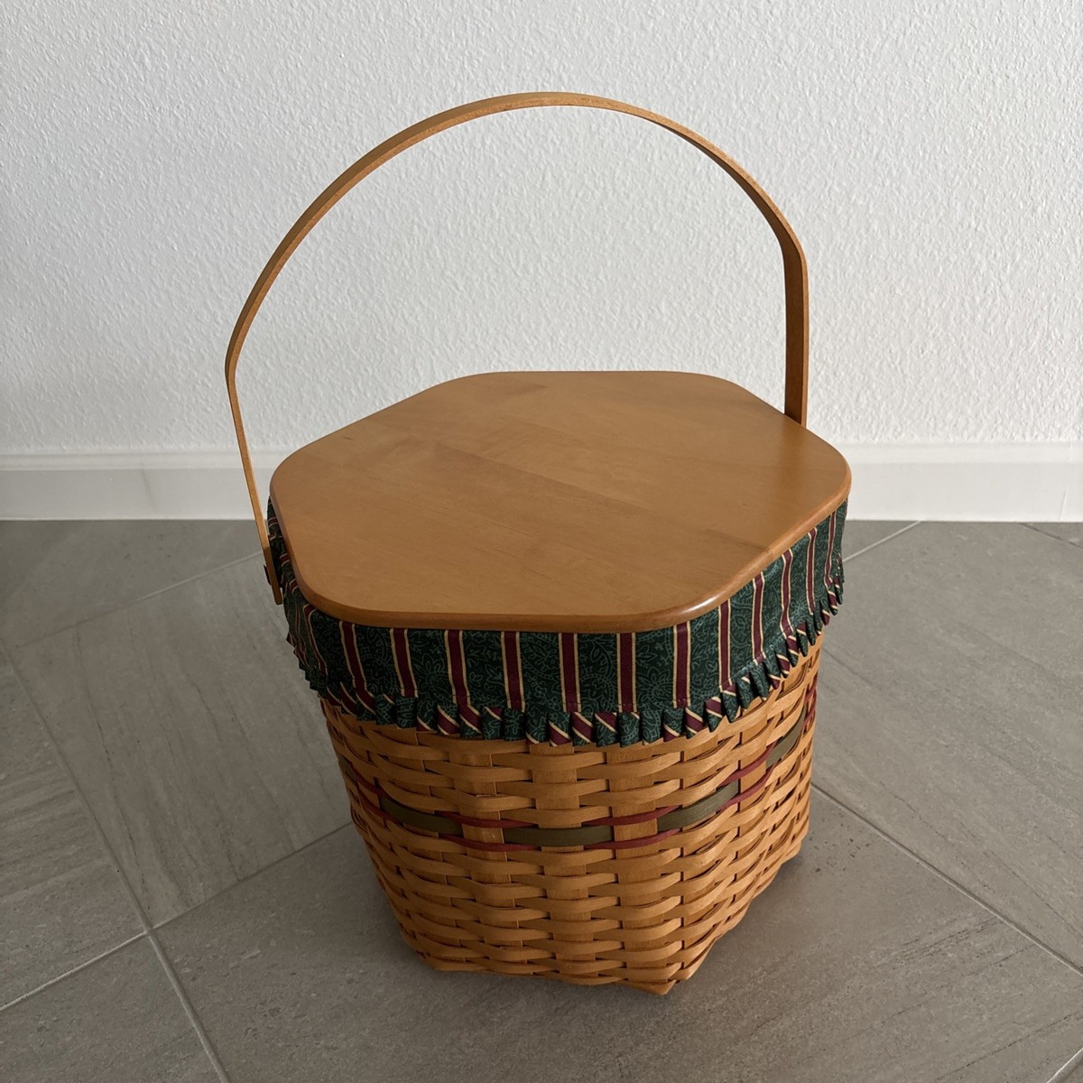 Longaberger 1997 Snowflake Holiday Basket 12” With Lid & Plastic