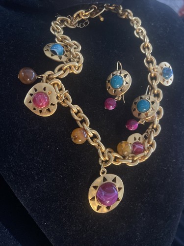 Necklace & Earring Set with various charm Dangle elements Golden Jewel Toggle - Picture 9 of 9