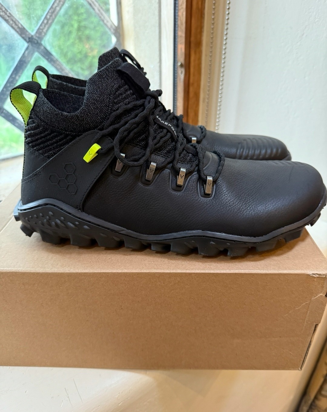 Magna Forest ESC Vivobarefoot Men's 9uk 43 Eu Black Leather image 6