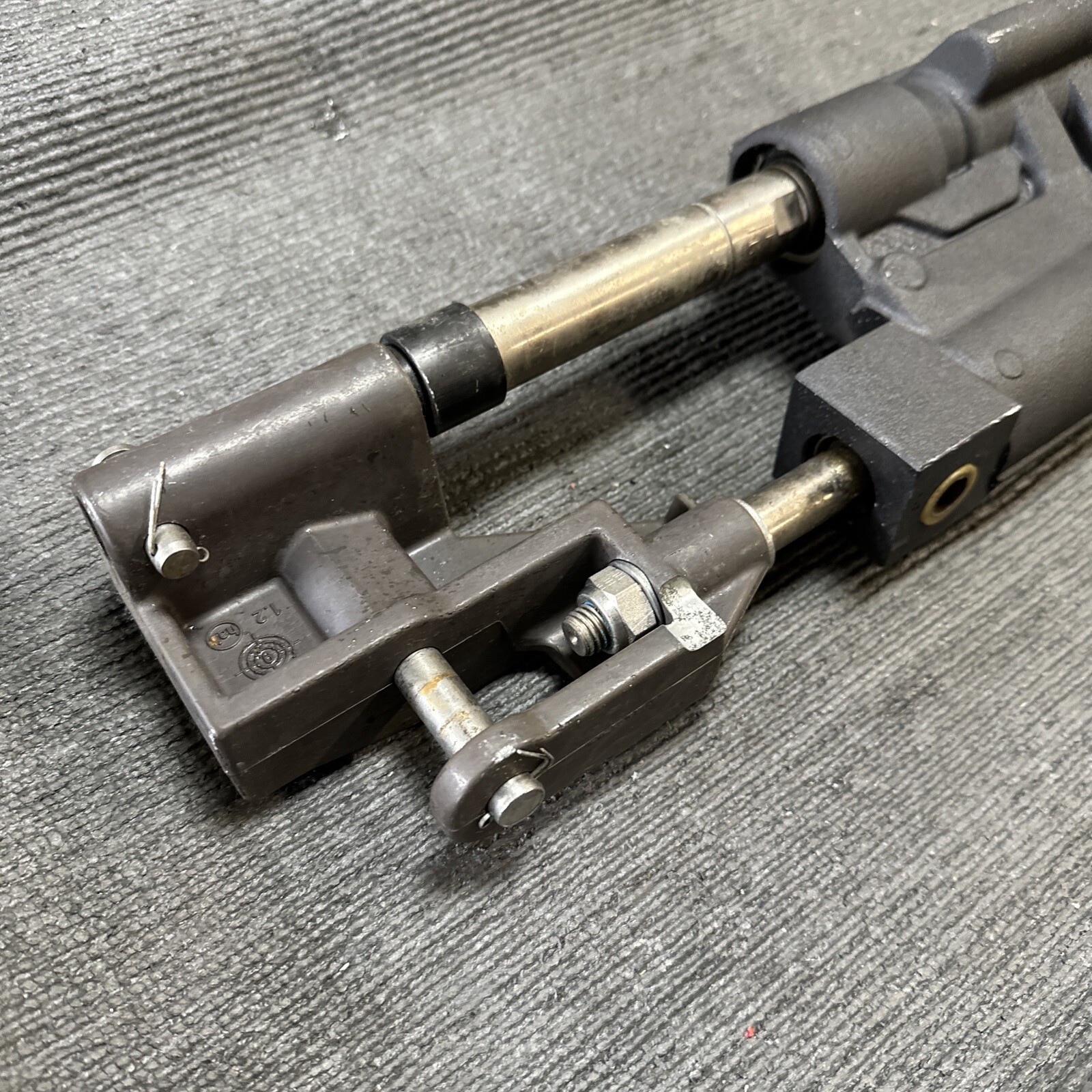 VOLVO PENTA Power STEERING CYLINDER / ACTUATOR 3854878 3850243 