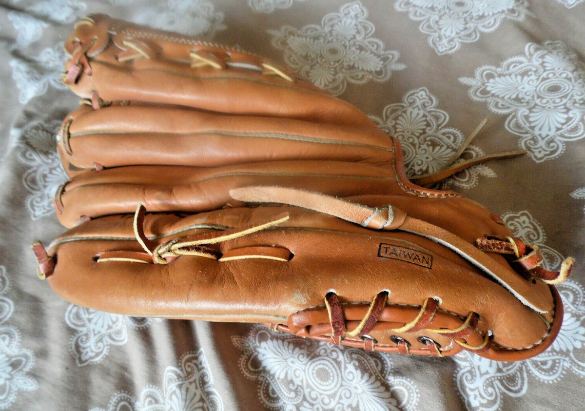 Vintage SPALDING Softball glove #42-213 Competition S Pro Model
