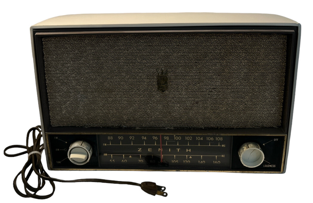 vintage an・an no.30 Vintage Zenith Radio 7C02 7606 Has Wear Parts Only As Is See