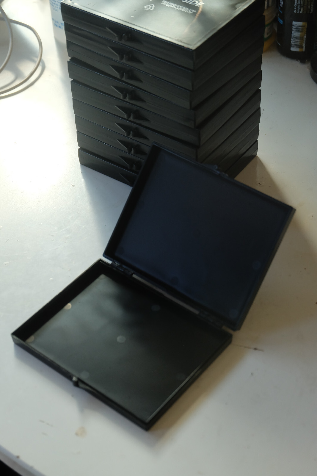 Lot of 10x Malaster MC-1135C hinged ESD protective anti-static box 0.5x3.5x4.5"