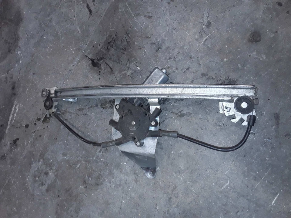 D2399044545 Lève-Vitre Avant Gauche. pour CITROEN XANTIA BREAK 1.9 TD SX 1100496 - Photo 2/2