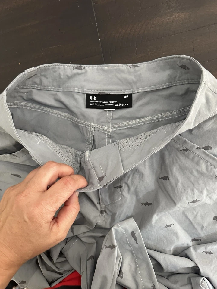 Pantalones Cortos Under Armour Hombres 28 Gris Estampado de Ballena Rendimiento Híbrido HeatGear Foto 2 de 3